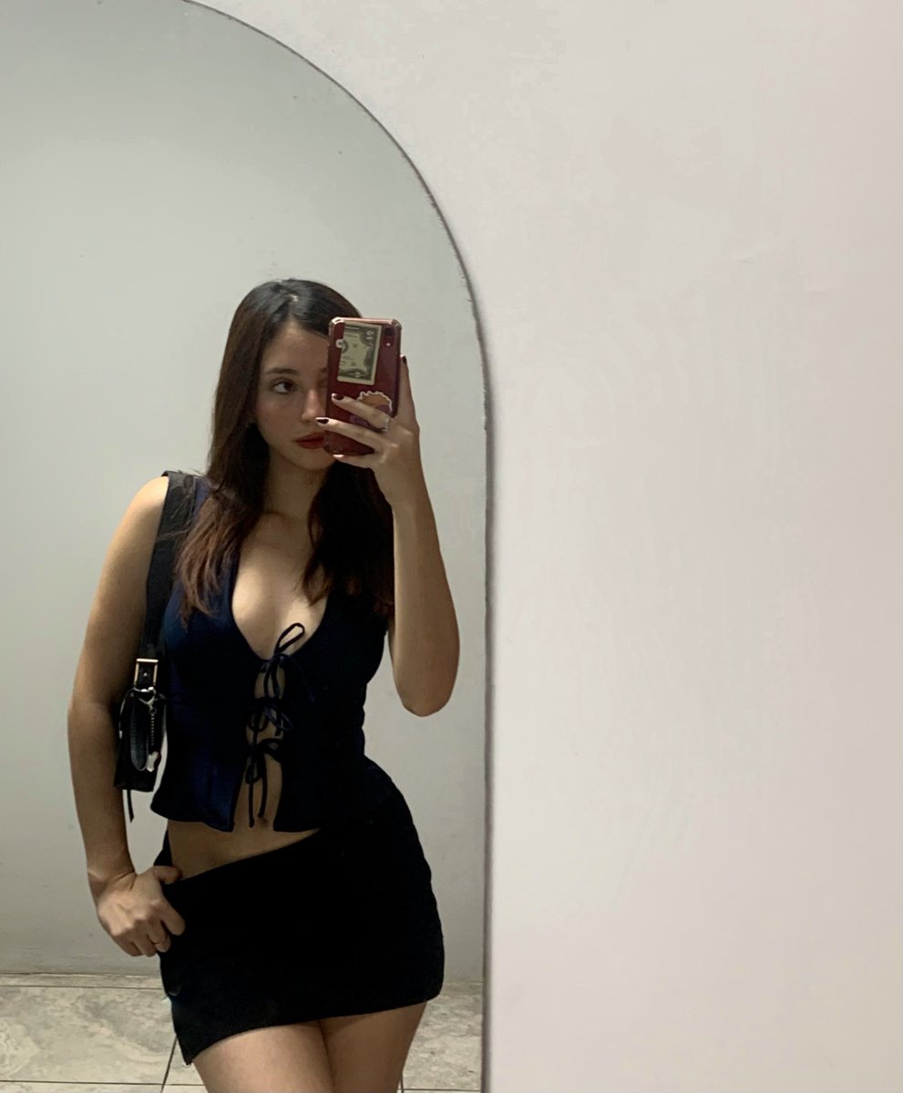 deline7777's tweet photo. Apoyen los emprendimientos locales porfa 😔👆🏻 @sher.ecc en ig 💋💋💋💋 https://t.co/MnzxQphT1H