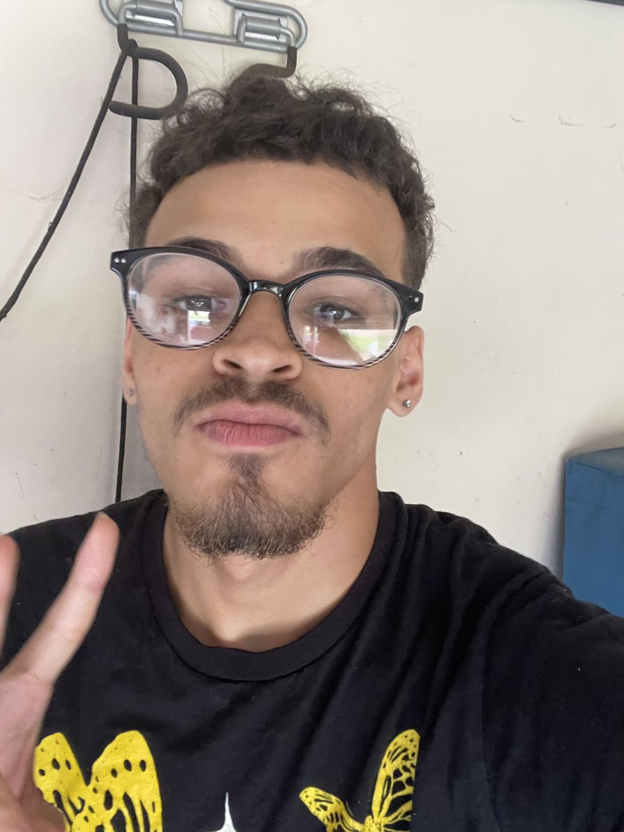 javonteEST's tweet photo. i hate to disagree 😩 https://t.co/iDtXJHtL1w