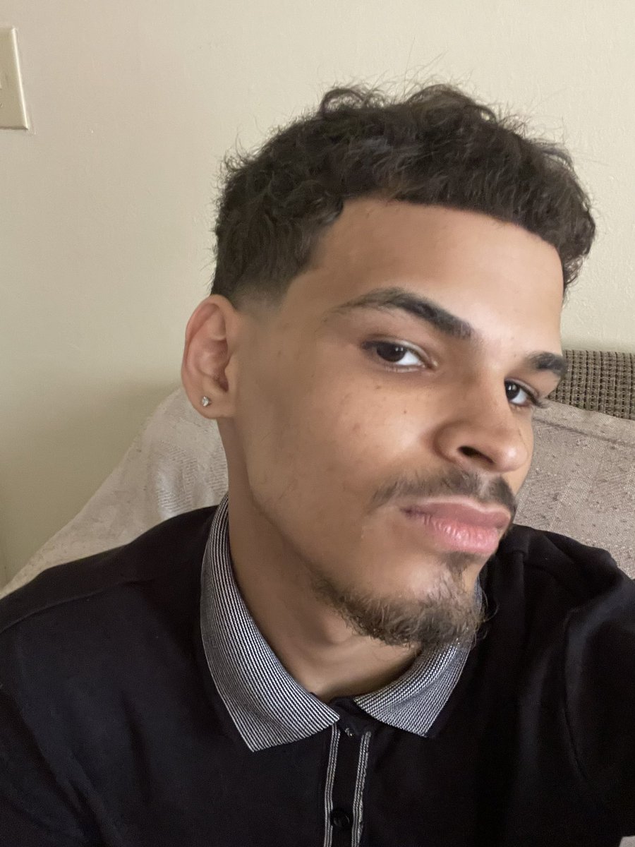 javonteEST's tweet photo. i hate to disagree 😩 https://t.co/iDtXJHtL1w