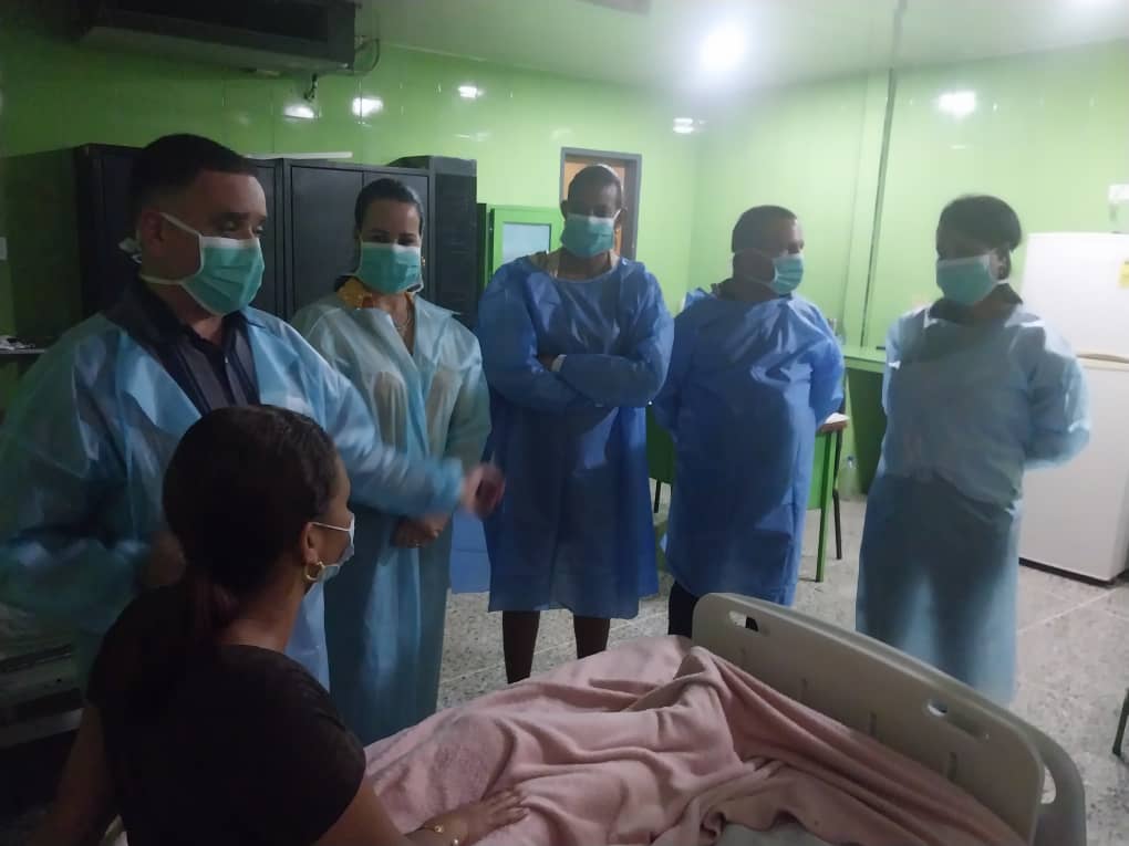 cubacooperaven's tweet photo. El Dr. Lester Marrero Molina Director Nacional de Docencia de la MMCVEN visitó el CDI 19 de Abril del Estado #Apure, donde intercambió con colaboradores y pacientes ingresados.

#CubaPorLaVida ⚡️⚡️
#CubaCoopera
@cubacooperaven ⚡️⚡ https://t.co/J5BU1Q4PZK