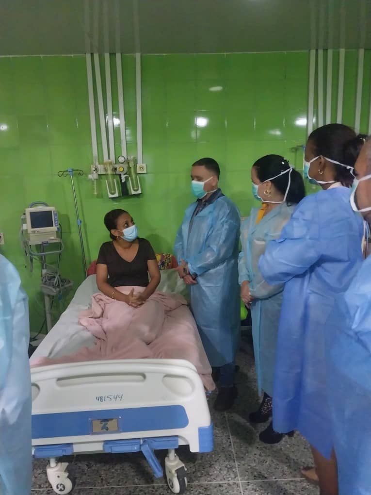 El Dr. Lester Marrero Molina Director Nacional de Docencia de la MMCVEN visitó el CDI 19 de Abril del Estado #Apure, donde intercambió con colaboradores y pacientes ingresados.

#CubaPorLaVida ⚡️⚡️
#CubaCoopera
<a href="/cubacooperaven/">Brigada Médica Cubana en Venezuela</a> ⚡️⚡