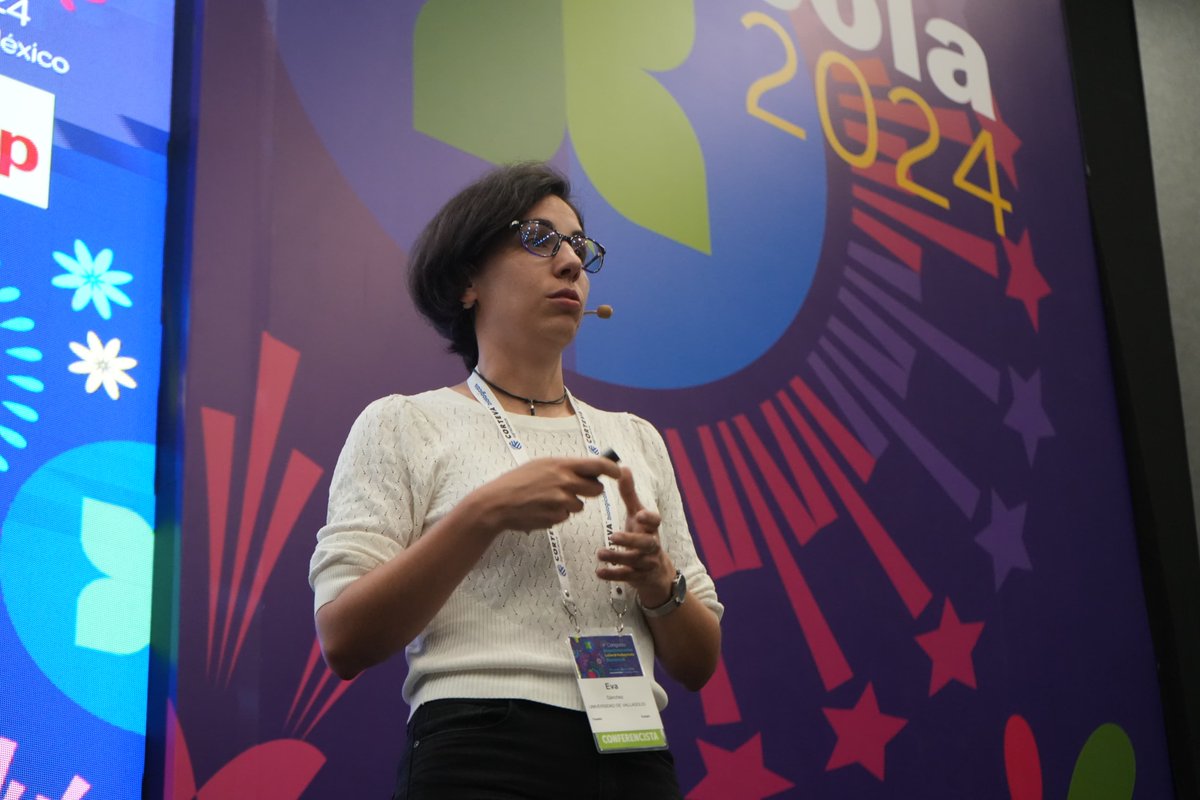 BiologicalsLat's tweet photo. La Dra. Eva Sánchez de la  Universidad de Valladolid, España, en su charla: "0 Nanotecnología: transformando el control de enfermedades en la agricultura" 🌱🙌🏻

#CongresoBioestimulantes2024 https://t.co/ayT2DQZrSn