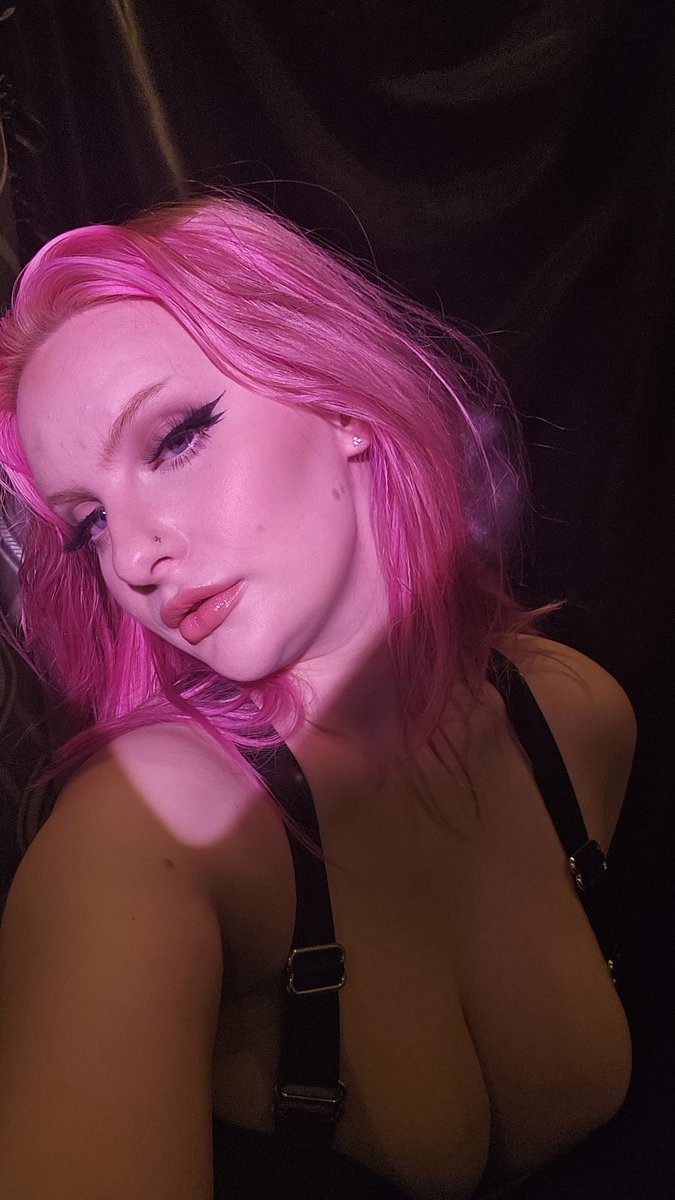 Kit Farrin 💖 ✈️ MIAMI XBIZ - MAY tweet media
