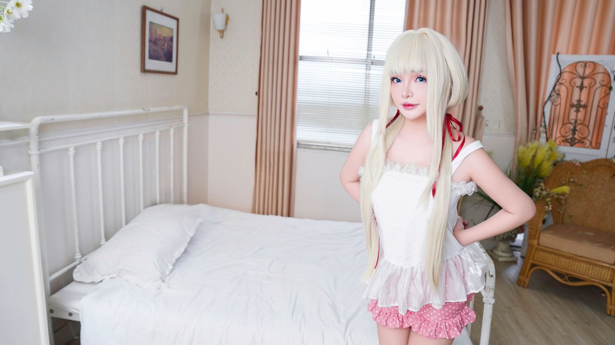 KaguraGames's tweet image. We’re delighted to reveal that we’ve teamed up with cosplayer MiMi Chan (@mimichan259) for this official cosplay set of Sister from Living With Sister: Monochrome Fantasy by Inusuku (@inusuku)!

Store: buff.ly/3XmZUX0
Steam: buff.ly/3X7RjWP