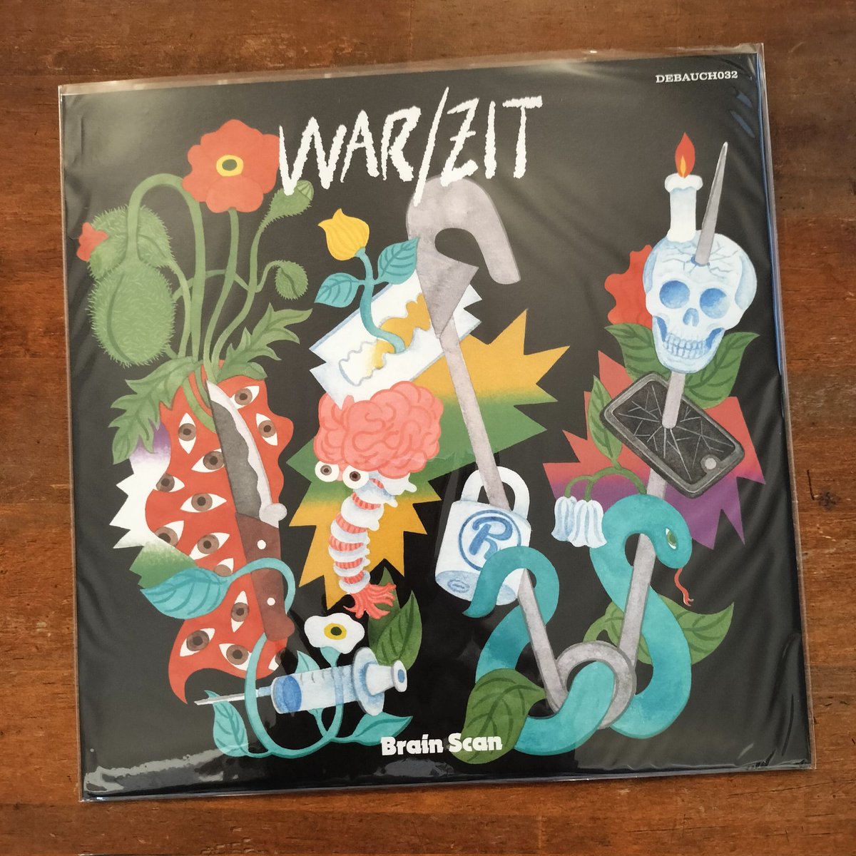 record_polis's tweet image. 8月30日(金)、今日も19時までやってます。

#明日発売
#warzit
#brainscan