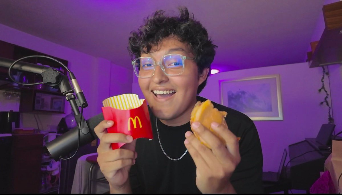 Hoy <a href="/McDonaldsMexico/">McDonald's México</a> nos visitó en stream y nos regaló muchos bits solo por comer. QUE ES ESTOOO
#BitsxBitesMcD