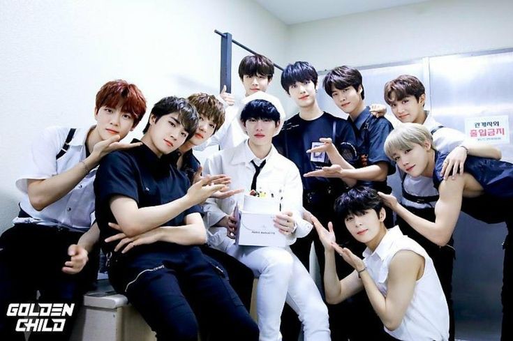 hoibomin's tweet photo. Happy 7th Year Debut Anniversary 💙💚 https://t.co/SRAWldWfWt