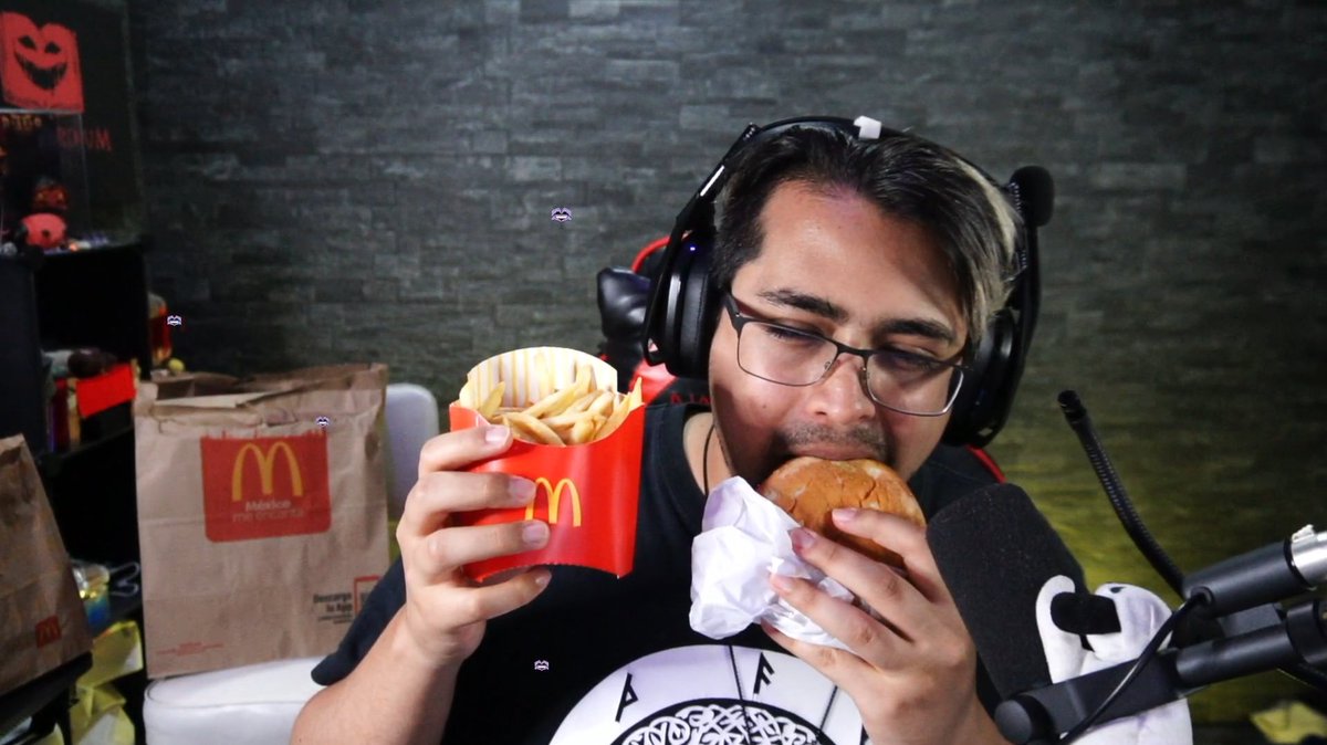 HerrDunkelheit's tweet photo. Ya estamos listos para morder la hamburguesa para el #McBitesForBits en mi Twitch https://t.co/oMldlPW1uc
¿Seremos bendecidos por Ronald McDonald?
@McDonaldsMexico https://t.co/SwqmR3bEcY