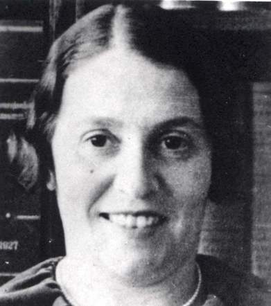 30 August 1888 | German Jewish woman, Bertha Heidenheim-Berg, was born in Cologne. She emigrated to the Netherlands.

In February 1944 she was deported from #Westerbork to the #Theresienstadt ghetto. On 18 May 1944 she was deported to #Auschwitz. She did not survive.