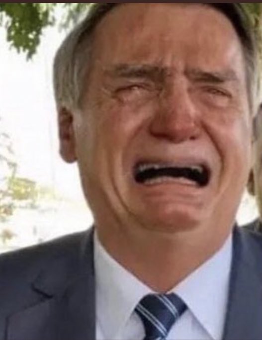 Último tt nessa plataforma moribunda é o choro do pior presidente e ser humano mais abjeto que esse país já viu... A democracia e ele vai cair no esquecimento