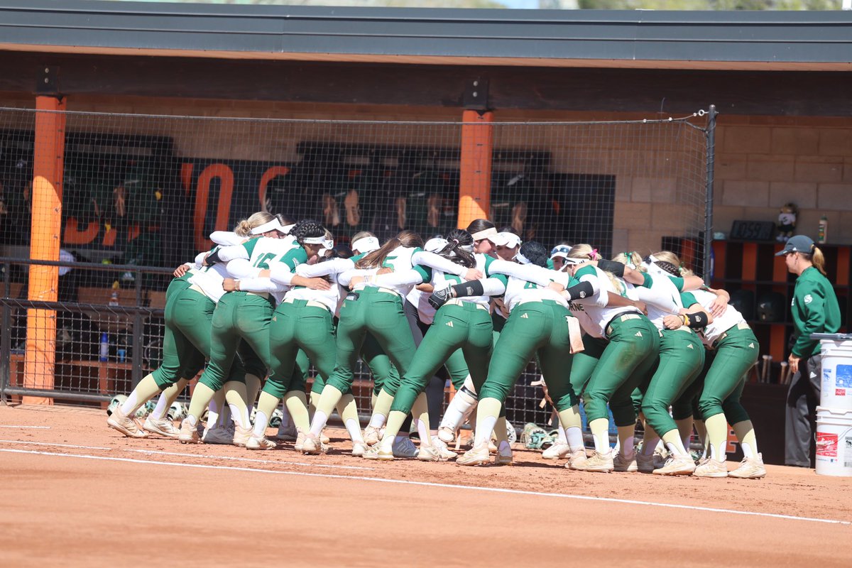 SacStSoftball's tweet photo. It’s #NationalSportsDay we know you were waiting for some softball pics! 🐝☝🏾

#stingersup💚 #team58otw! https://t.co/0LVmgQURpF