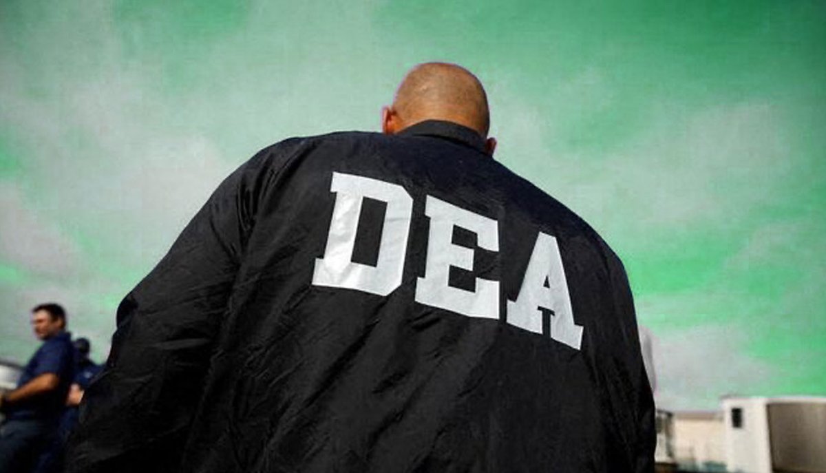 WeedGrowing's tweet photo. Pot Stocks Fall as US DEA Pushes Cannabis Reclassification Hearing to December https://t.co/vBl9AHOZ3x https://t.co/DH5aflZcUi