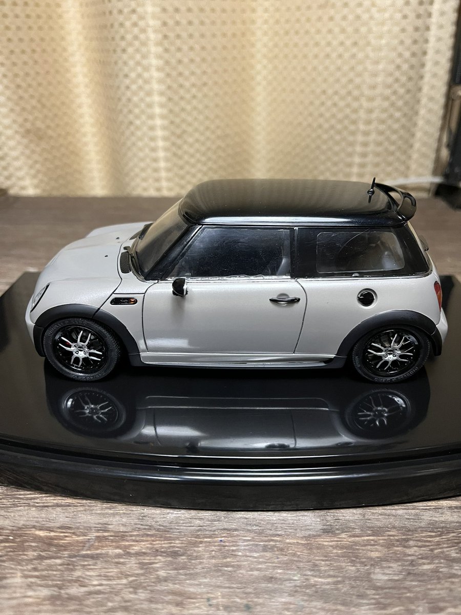 plum_model's tweet image. mini Cooper完成！！
友人の依頼通りの色に近づけられたんじゃないかな？

 #スケールモデル
 #プラモデル
 #miniCooper
 #ミニクーパー
 #車