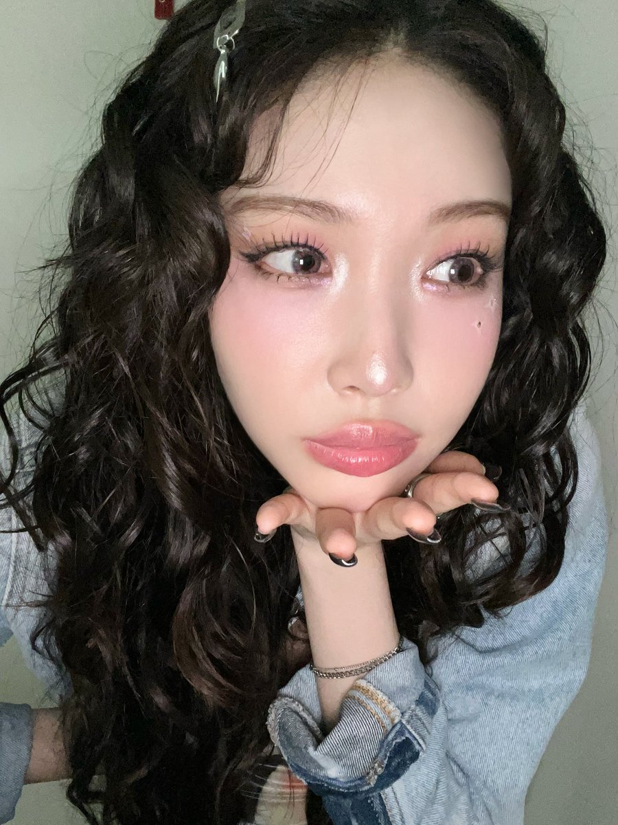 kchrated's tweet photo. MISS CHUNGHA I'M SPEECHLESS https://t.co/gMQo02o1NF