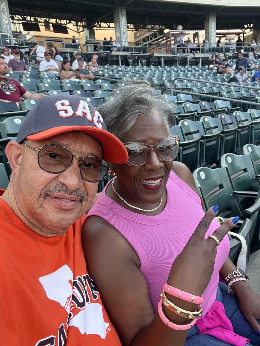 natsdad23's tweet photo. Date night
Sacramento River-Cats 🆚 Las Vegas Aviators Baseball ⚾️ game. https://t.co/APsp5WNSi2