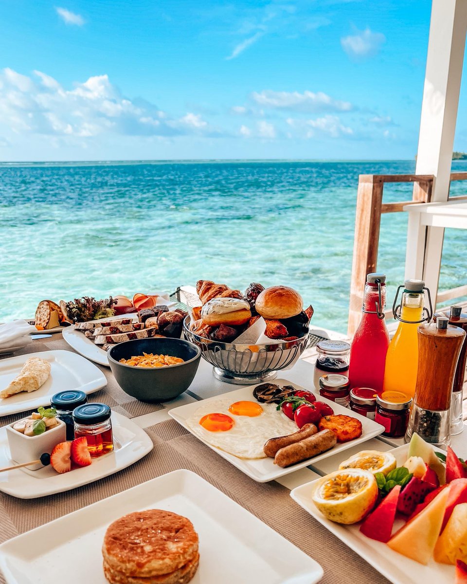 Imagine waking up to a breakfast where every mouthful is accompanied by dazzling water views. Make your mornings magical with a meal that’s as beautiful as it is delicious.