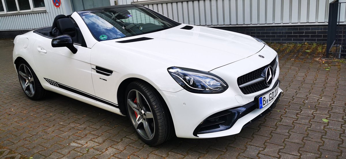 hakantaskoyantc's tweet photo. #mercedes #slk #mercedesslk #amg #amgumbau #badykitumbau #amgdesign  #carwrapping #folierung #carstyling #hakantaskoyantc #berlin #cardesigned #cardesign #cardesigner #tuning #tuningcar #farbenoo #scheibentönung #karosserie #instandtsetzung #felgen #felgenreparatur uvm https://t.co/VxuFTRdD5p