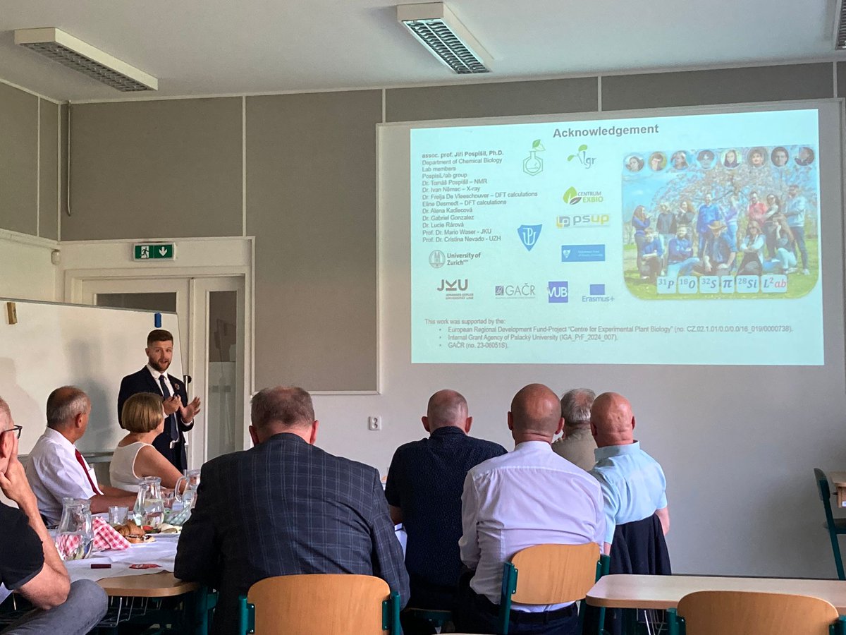 Pospisil_group's tweet photo. Congratulations, Dr. Chrenko (@DanielChrenko)! Amazing presentation, well answered questions from the opponents and committee members, what more could you ask for as a supervisor? 🥂🎉⚗️🧪

#disertace #obhajoba #science https://t.co/USGjgGigAy