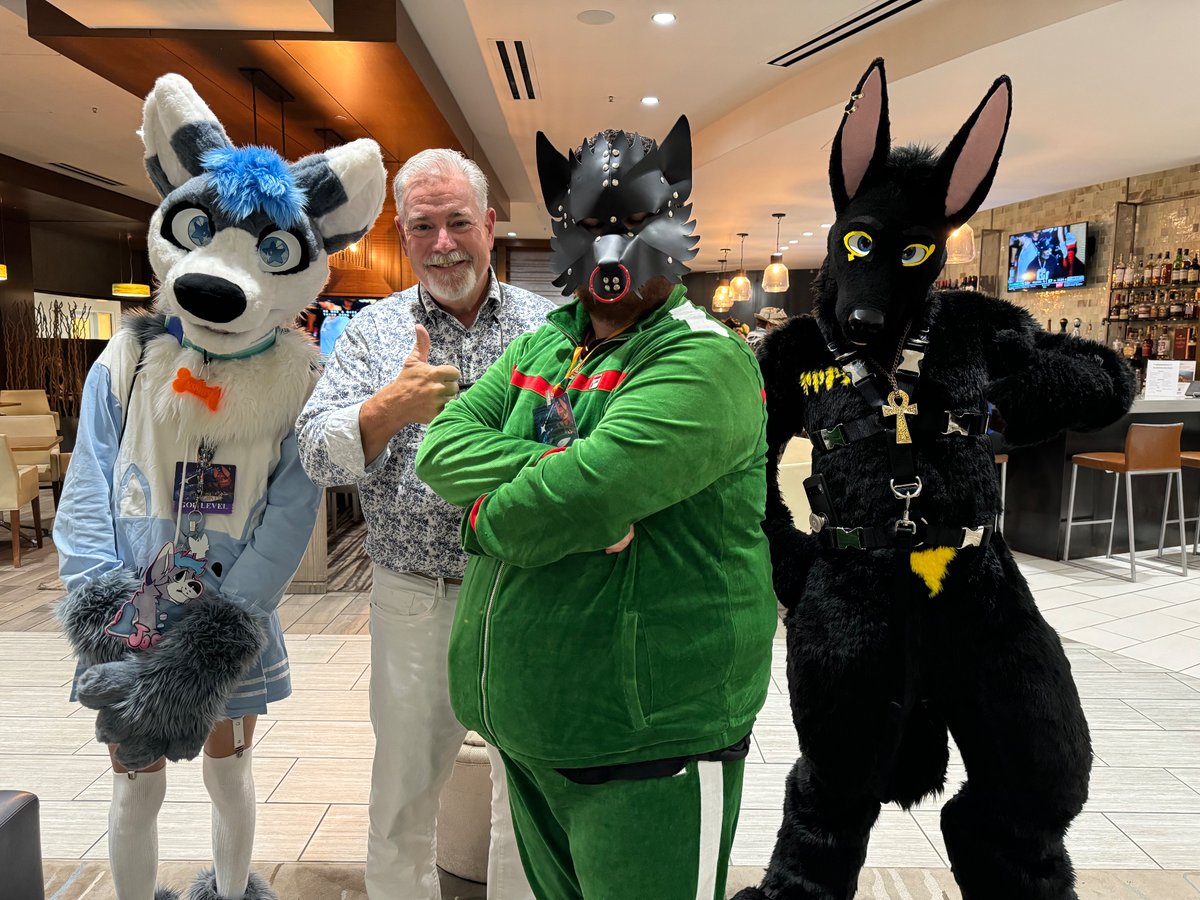 Jonjon1663's tweet image. at fursonacon 24! :)