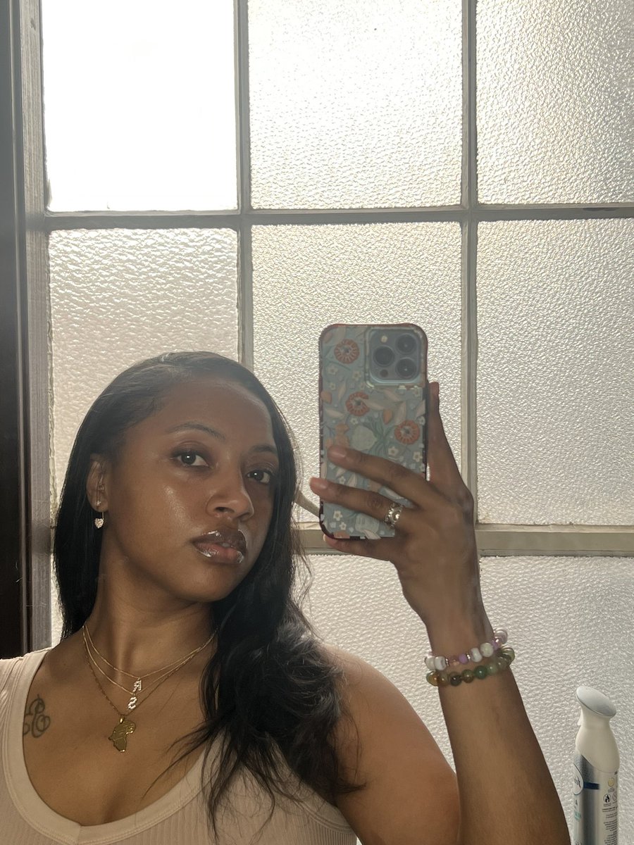 DrikDavison's tweet photo. • doll face🧚🏽 https://t.co/ijgdyO21cj