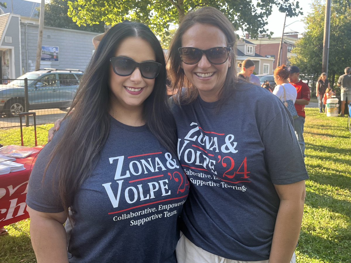 Dmm74's tweet photo. Thanks to all who came out tonight for Robert F. Kennedy Elementary School’s Back to School event! Students loved the free backpacks with school supplies and  enjoyed some Del’s lemonade 🍋. Kennedy is ready for another successful school year! 
 @pvdschools @ElementaryZone https://t.co/LCSMu7FJ63