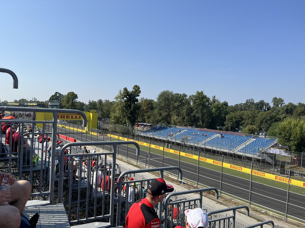 BUSHOK's tweet photo. Hij zit! 😄👌🇮🇹🏎️💨
#ItalianGP #RacefanRob #VarianteAlta https://t.co/FfTvnh43cs