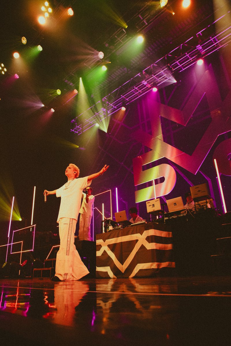 ma55iveofficial's tweet photo. MA55IVE THE RAMPAGE 
1st LIVE TOUR 2024 "M5V"

📸Stage Photo
#鈴木昂秀 #TAKAHIDE

#MA55IVEと1番星 
#MA55IVE #THERAMPAGE #M5V https://t.co/jZCvdYHBGG