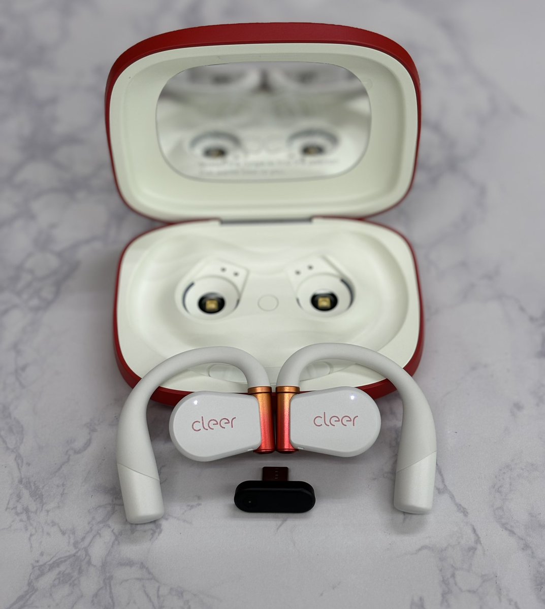 e_earphone_NPB's tweet image. 【新製品・試聴機展示開始情報📢】
 #Cleer( #クリア）から
 
『 ARC3 Gaming White &amp;amp; Red』
＼9月13日発売予定／

当店試聴機ございます🤲🏻
 
ドングルが付属しており、低遅延でゲームが楽しめてオススメです。
空間が広いのでRPGゲームをされる方に特にオススメ！