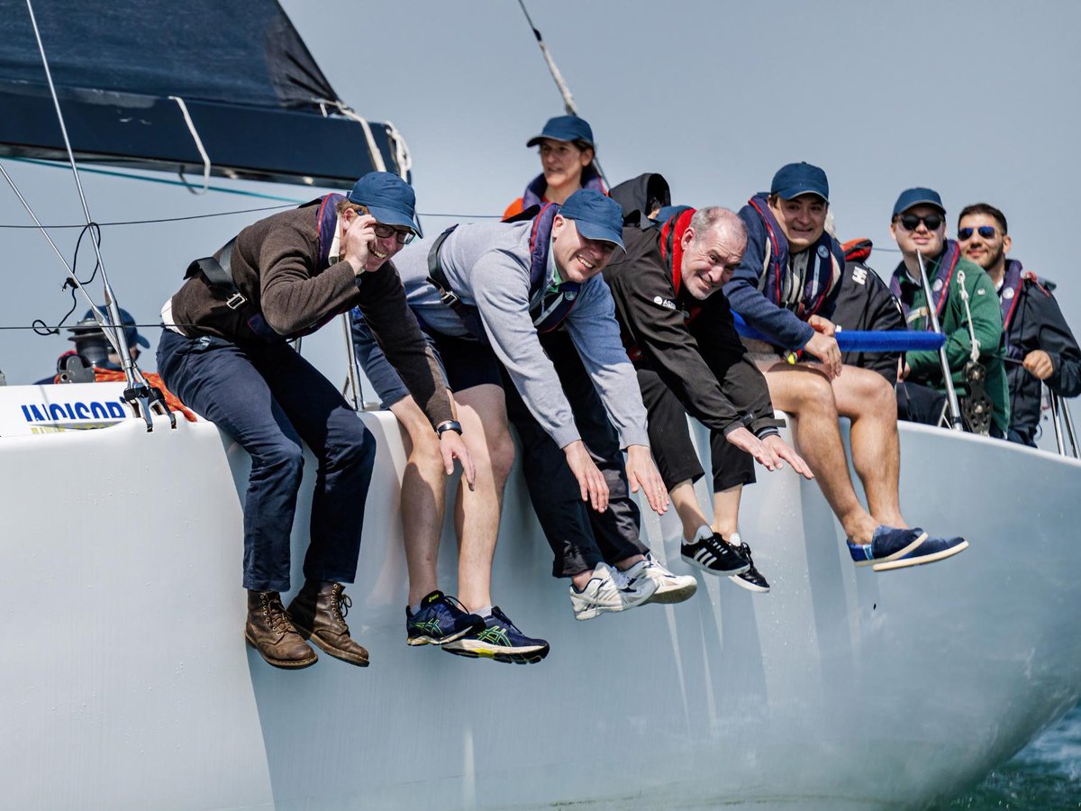 Head, shoulders, knees and toes, knees and toes!
Happy sunny Friday, sailing friends! :)
#sailing #sailingevents #TeamBuilding #friday