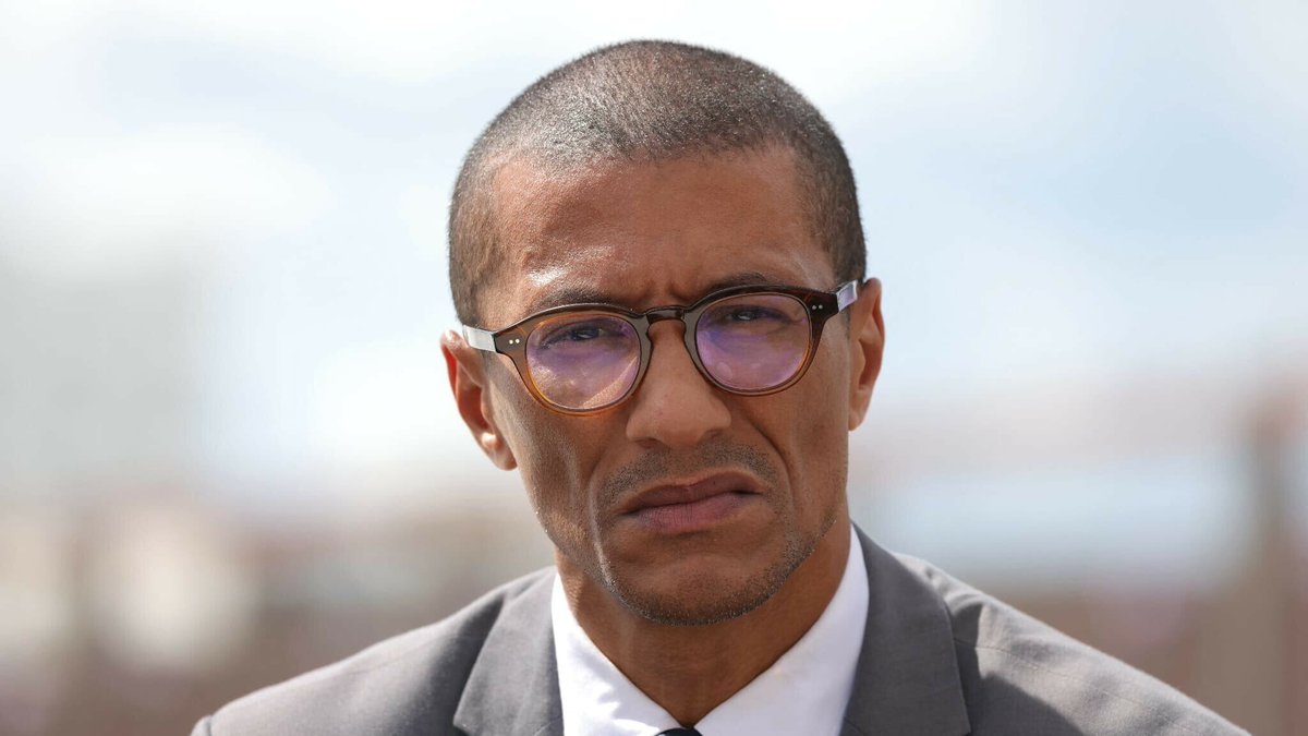 BFMTV's tweet photo. "La réponse est oui": le maire PS Karim Bouamrane se dit "en capacité" d'être un Premier ministre de "compromis" https://t.co/6FKKTRHOpV https://t.co/1ezIcs5IMG