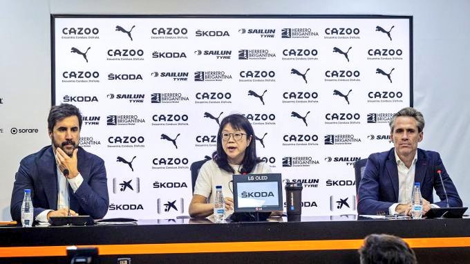 Gasto en fichajes este verano del Valencia: 1.350.000 €

Coste rescisión Castillejo: 2.000.000 €

GESTIÓN.