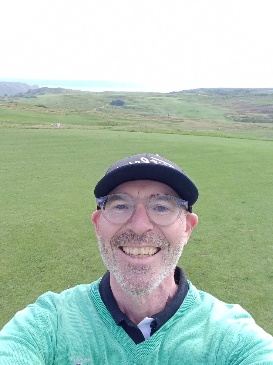 First time <a href="/PennardGolfClub/">Pennard Golf Club</a> yesterday, what a cracking course, and the views are were just stunning   🏌‍♀️😎☀️