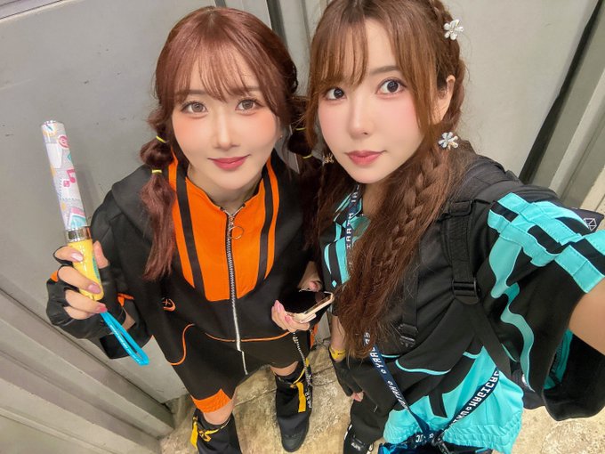 今日はひびちゃんとお揃いコーデで参戦しました☺💓  めっちゃ楽しかった😭❤️ いつもペンラまめできるから、ひびちゃんがグローブつけてこうっていってくれてつけたのに、結局指のあいてるところにマメできて何故なの&hellip;🙄  千秋楽も楽しみ🥰  (@hibiki0221<a class="tags" href="/tag/hibiki0221">@hibiki0221</a><a href="/tag/%E3%83%88%E3%83%AA%E3%83%97%E3%83%ABhappy%E3%82%AD%E3%83%A3%E3%83%B3%E3%83%9A%E3%83%BC%E3%83%B32024"class="tags"><span>#トリプルhappyキャンペーン2024</span></a>