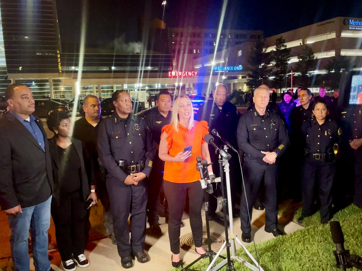 “Our department is hurting.”

DPD spokesperson Kristin Lowman addressed media outside of Methodist Dallas Medical Center following the shooting of three Dallas officers.

One officer is deceased, another is critical, a third is listed as stable. 
<a href="/NBCDFW/">NBC DFW</a>
nbcdfw.com/news/local/dal…