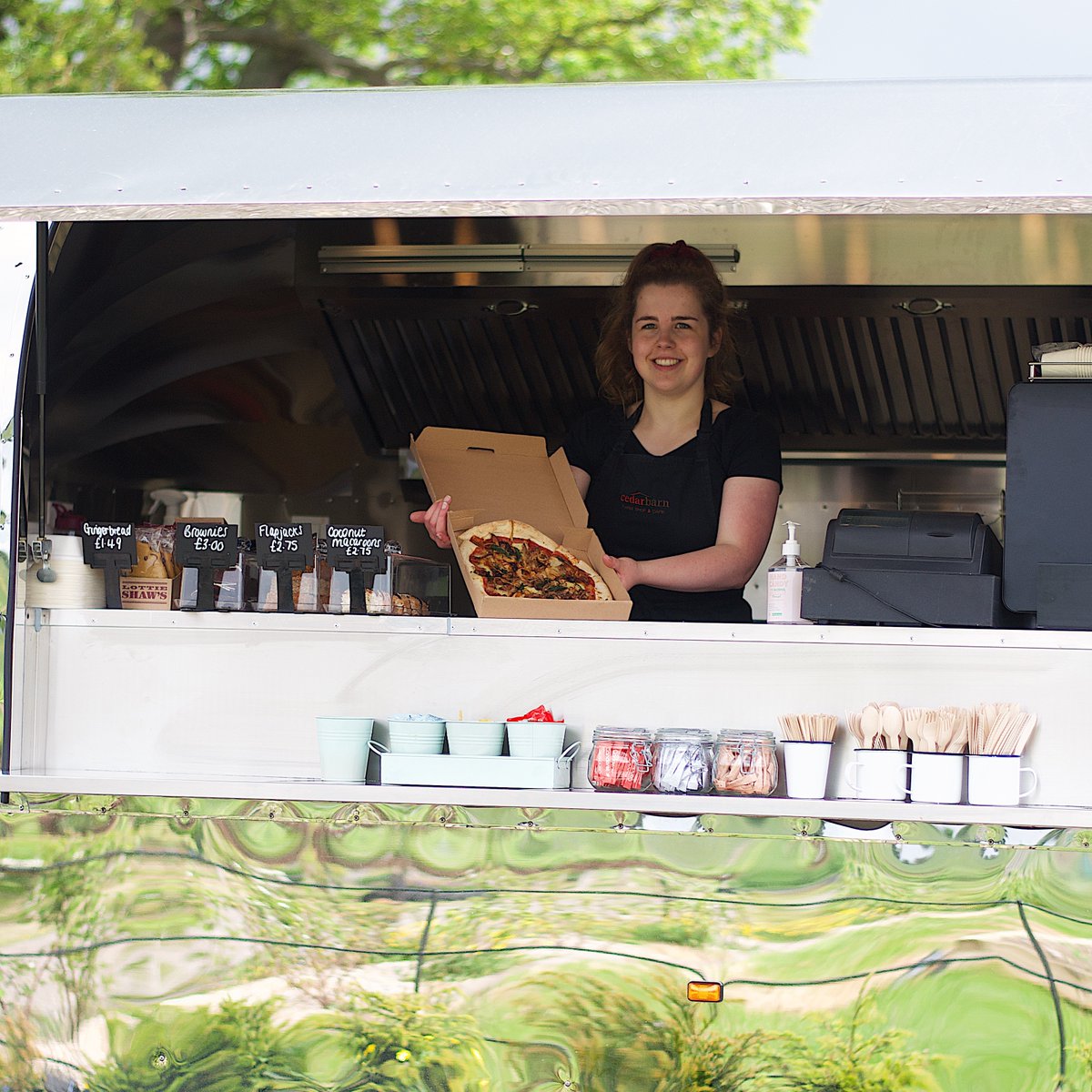 cedarbarn's tweet photo. Make the most of today's fabulous weather with an afresco pizza or ciabatta on the Cedarbarn lawn π
The pizza trailer will be open from 11 to 3 for homemade pizza, ciabatta, cakes and drinks π§
Dogs are welcome in the outdoor areas
#dogfriendly #pizza #thingstodoinpickering https://t.co/rKSWT9gyYc
