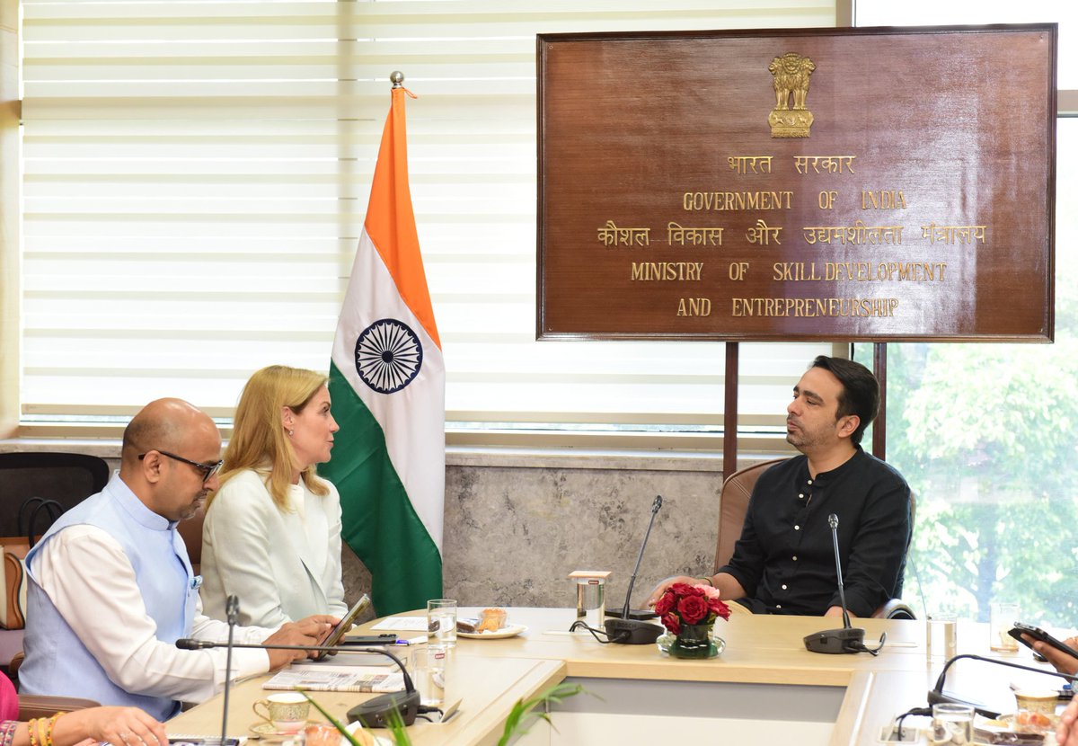 MSDESkillIndia's tweet photo. The signing of the MoU between Visa and Tourism and Hospitality Skill Council was done in the esteemed presence of Shri Jayant Chaudhary, Hon'ble Minister of State (I/C), Ministry of Skill Development and Entrepreneurship. Also present was Ms. Kelly Mahon Tullier, Vice Chair, Chief People and Corporate Affairs Officer at Visa. This partnership will contribute significantly towards enhancing India's tourism sector and in skill development of Indian youth across 10 states, including Assam, Gujarat, Himachal Pradesh, and West Bengal, in critical roles such as tour guides, customer service, and paragliding pilots, elevating the tourism experience for all. #SkillIndia #TourismTraining #EmpoweringYouth