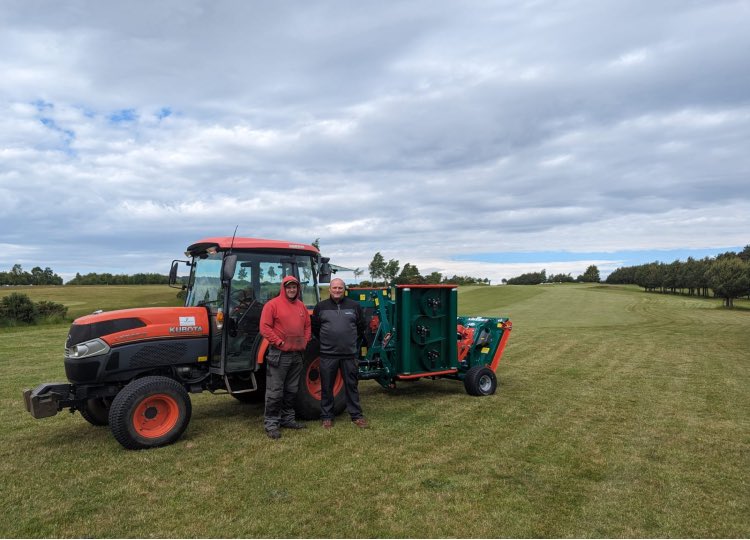 FairwaysGM's tweet photo. @wessexintl CRX-320 mower at St Michael’s GC instantly makes its mark

https://t.co/QzlkI2fKX6

“We’re loving it. We can put a stripe when we couldn’t before. Our well-used rotary didn’t have rollers; this has both, front and rear.” Adam Turner, Head Greenkeeper.

@steven_wessex https://t.co/E93ryUrYeK