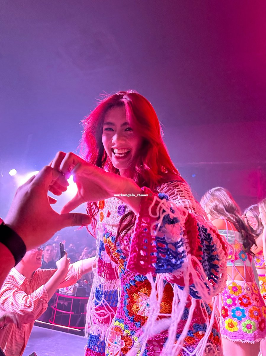 ramosmarkangelo's tweet photo. Okay, let’s move on! Basta ako kinawayan ni Maloi at na-heart na ni Mikha! 🍒🌸
See you from afar! 🔭 #TeamGA #GrandBINIverse https://t.co/ejulkpbVsh