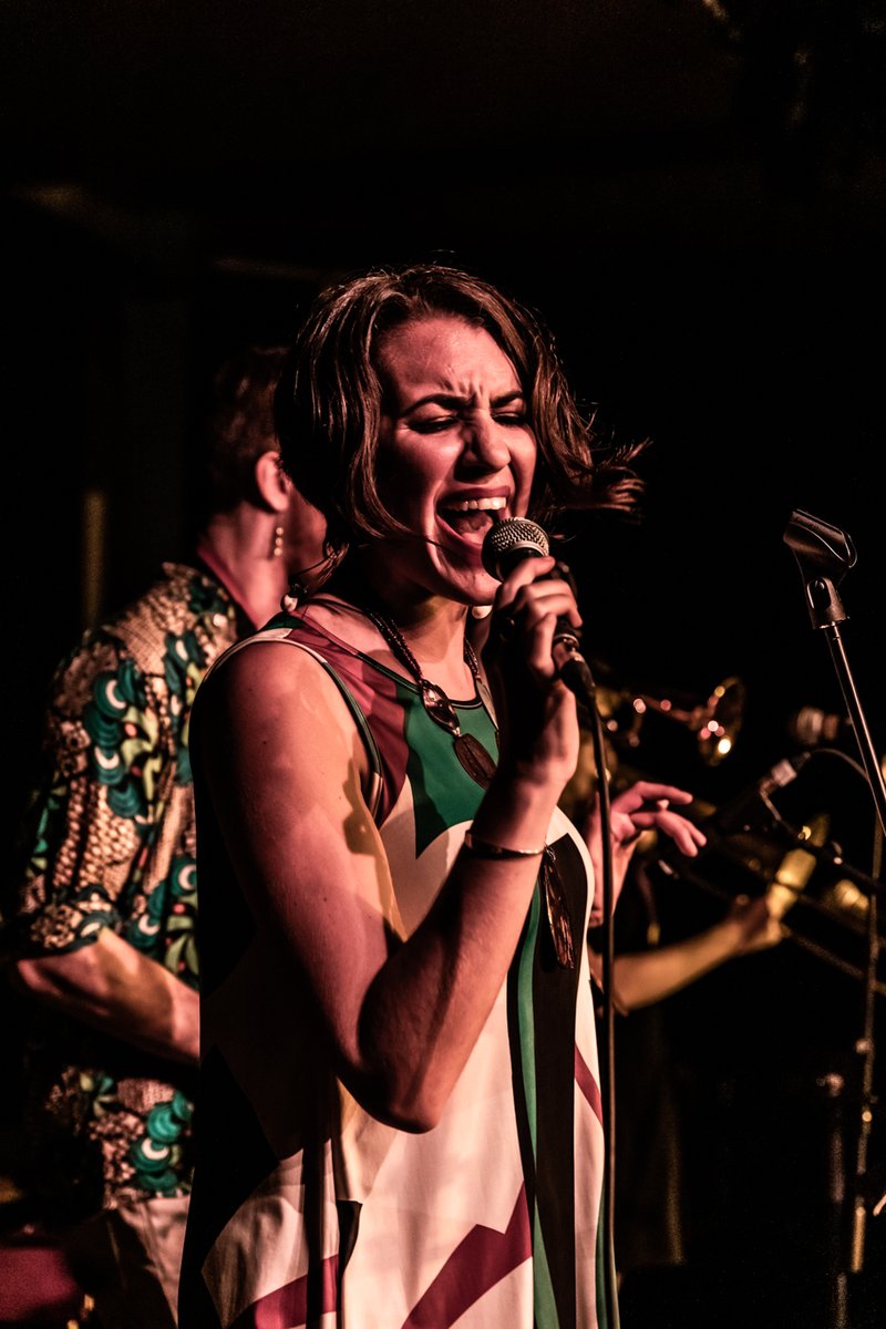 firechoiruk's tweet photo. We couldn't be more excited to have out new co-leader Noga Ritter join this term!😍

She is a London-based singer-songwriter, bandleader, and workshop facilitator whose music effortlessly fuses Hebrew Jazz with a rich tapestry of global grooves. ✨

#firechoir #choir #london https://t.co/5AlTUhlp2C