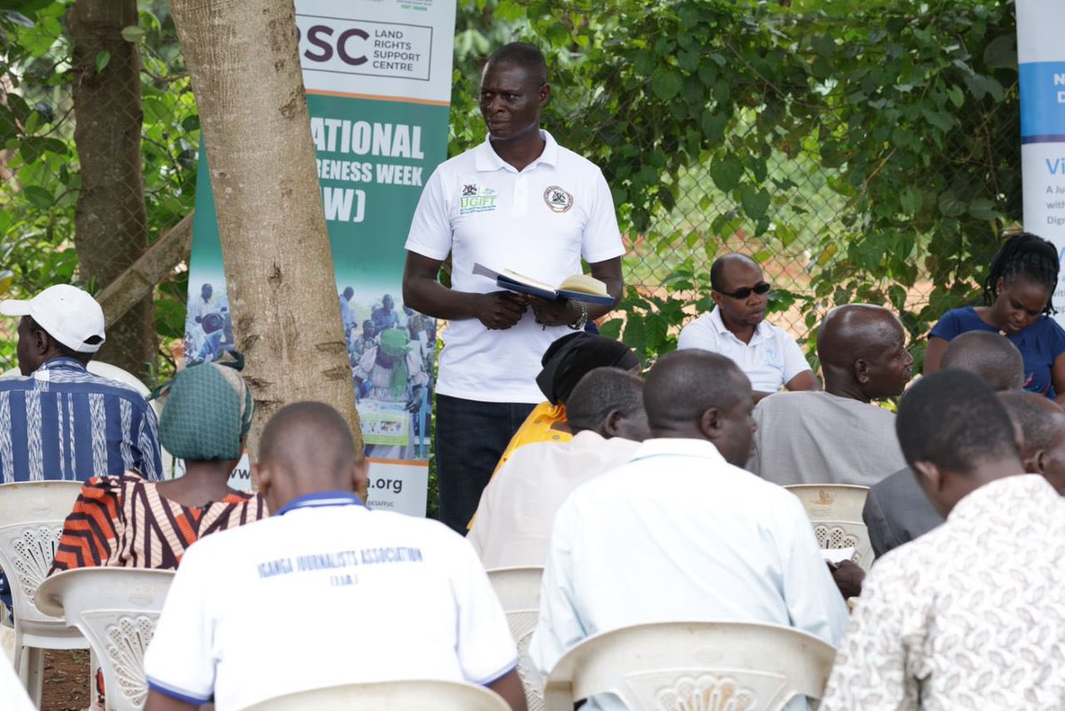 tbonnita's tweet photo. Day 5: #LandAwarenessWeek24

Closing a week of discussions on land rights, we focused on actionable resolutions for fair and sustainable land use across the Busoga sub-region covering districts of Luuka, Kaliro, Iganga, Bugiri, Namayingo, Kamuli, Mayuge, Bugweri, and Jinja City. https://t.co/g6Nze8UCvp