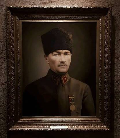 buffagency's tweet photo. Bize nice zaferler kazandıran Gazi Mustafa Kemal Atatürk ve silah arkadaşlarını bir kez daha anıyor ve #30Ağustos Zafer Bayramımızı kutluyoruz. 🇹🇷 https://t.co/uoLVAeKVXP