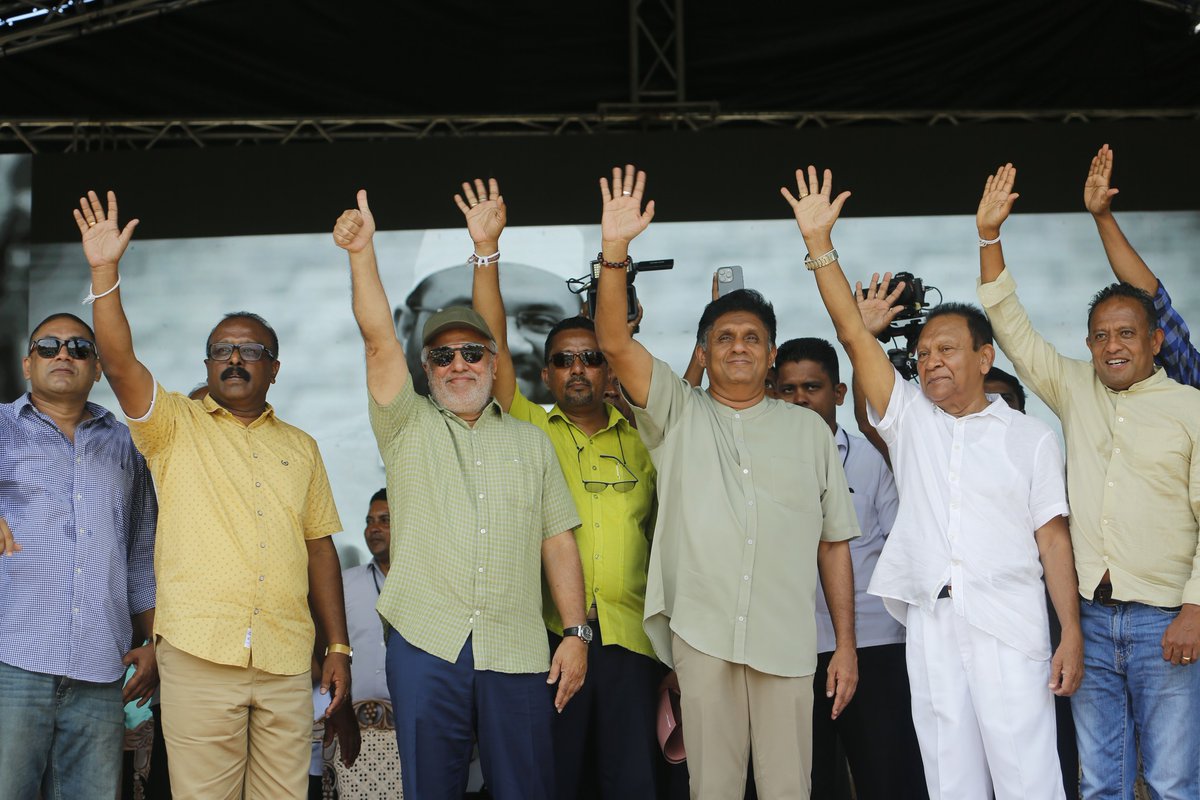 Rauff_Hakeem's tweet image. Victorious Rally - Ampara 
විජයග්‍රාහි ජන රැළිය - අම්පාර 
மக்கள் வெற்றி பேரணி -  அம்பாறை 📷 #SJB#SriLanka #TeamSajith #slmc #lka #RauffHakeem #lka #politics