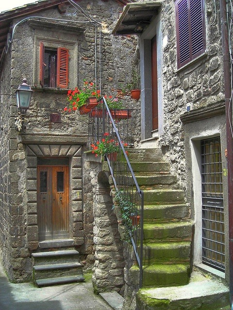 realfoxd's tweet photo. Entryway, Lazio, Italy #Entryway #Lazio #Italy https://t.co/Y9SEsYDkK6 https://t.co/KeKLjFUJmw