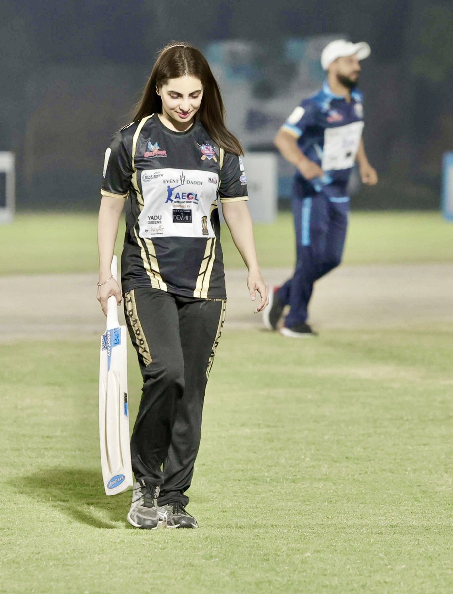 AnchorPiya's tweet photo. Cricket Season Is About To Hit In Event Industry #cricket #anchorpiyasharma🎤 #cricketfever #batball #cricketmatch #cricketseason #epl #aecl #artist #cricketlovers #eventplanner #eventmanagement #cricketworld https://t.co/2yMKo5Vpii