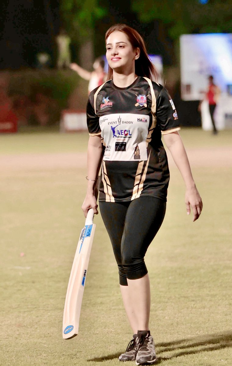 AnchorPiya's tweet photo. Cricket Season Is About To Hit In Event Industry #cricket #anchorpiyasharma🎤 #cricketfever #batball #cricketmatch #cricketseason #epl #aecl #artist #cricketlovers #eventplanner #eventmanagement #cricketworld https://t.co/2yMKo5Vpii