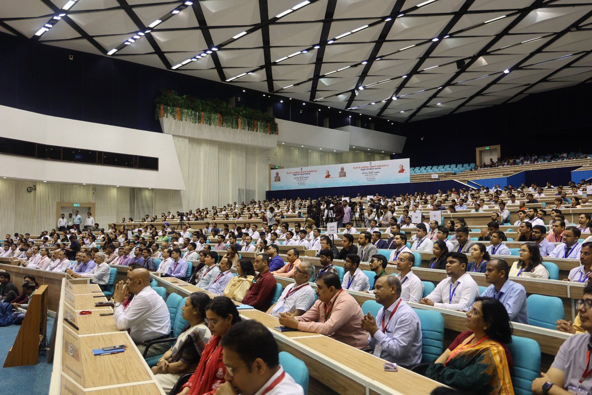 LtGovDelhi's tweet photo. Having expedited the recruitment process, DSSSB is expected to fill another 20,000 government vacancies by March next year, significantly reducing the huge vacancies in Delhi Govt departments. https://t.co/iEZWIKVrV2
