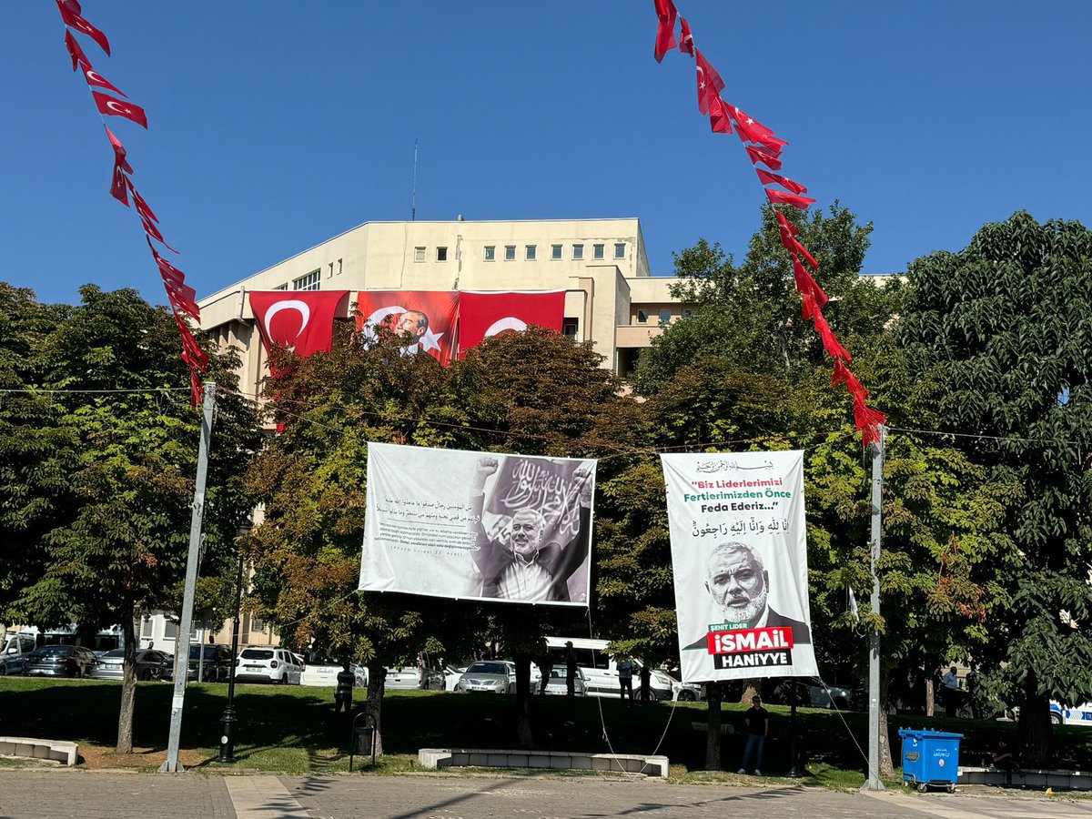 TTAgrup's tweet photo. ÖNCESİ / SONRASI

Kahrolsun Türk ve Atatürk düşmanları! https://t.co/FxAEthA3T5