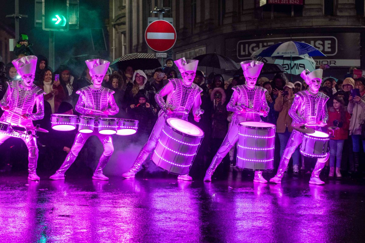 EventScotNews's tweet photo. As August draws to an end with another packed line-up of festivals and more, @thelistmagazine look ahead to more fantastic events taking place across Scotland in autumn and winter:

https://t.co/wkmWZCy4X2 

#PerfectStage https://t.co/zQzSIjWIWS