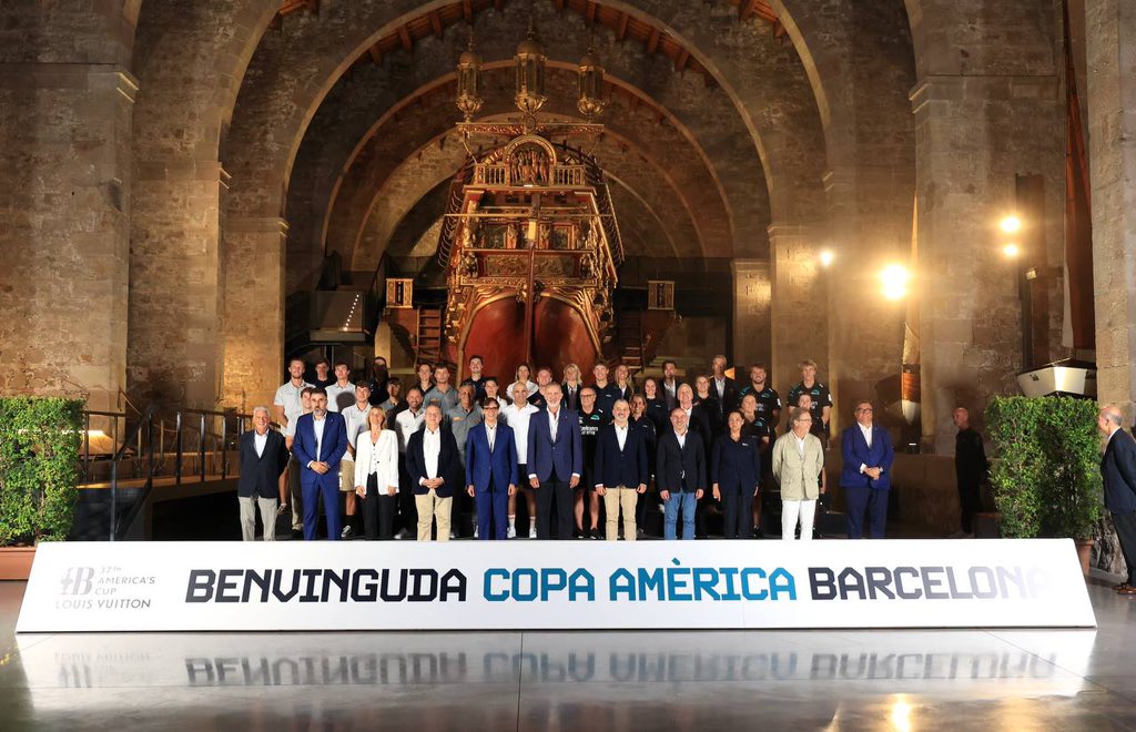 Catalan Government (@catalangov) on Twitter photo ⛵️ President <a href="/salvadorilla/">Salvador Illa Roca</a>: 'The <a href="/americascup/">americascup</a> is a shared and collective success'
🌊 The head of the Catalan executive led the inaugural event of the America’s Cup yesterday at the <a href="/MuseuMaritim/">Museu Marítim</a>, where he highlighted the importance of promoting the blue economy in Catalonia ⛵️ President <a href="/salvadorilla/">Salvador Illa Roca</a>: 'The <a href="/americascup/">americascup</a> is a shared and collective success'
🌊 The head of the Catalan executive led the inaugural event of the America’s Cup yesterday at the <a href="/MuseuMaritim/">Museu Marítim</a>, where he highlighted the importance of promoting the blue economy in Catalonia