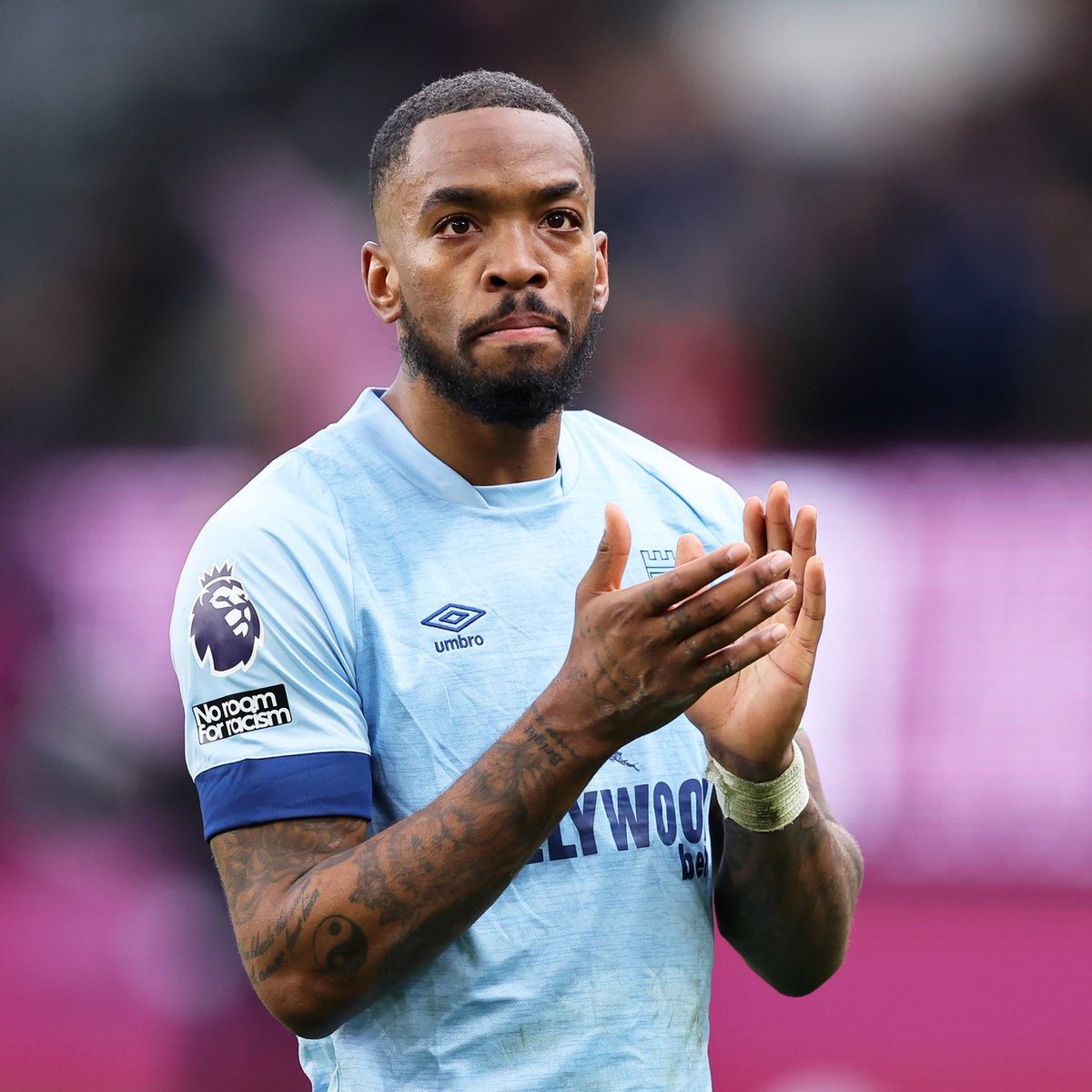 FabrizioRomano's tweet photo. 🚨🇸🇦 Al Ahli have total agreement with Ivan Toney and his agents. Three year deal in place.

Medical tests also booked for English striker and £40m to Brentford.

↪️ Al Ahli have still no green light from Victor Osimhen despite club to club deal done with Napoli. https://t.co/syqg3My5w0